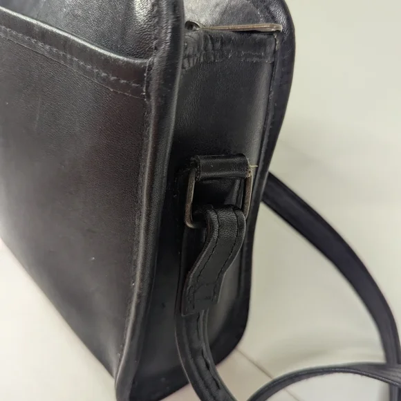 Wilson Pelle Studio Black Leather Crossbody Bag - Picture 13 of 15